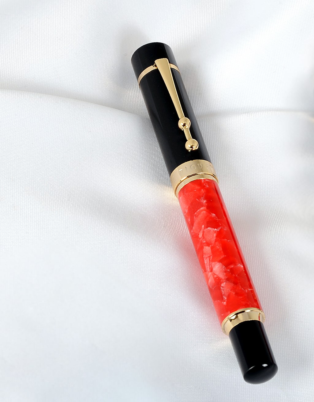 Piguet – T A U R U S Rouge Dolma Kalem